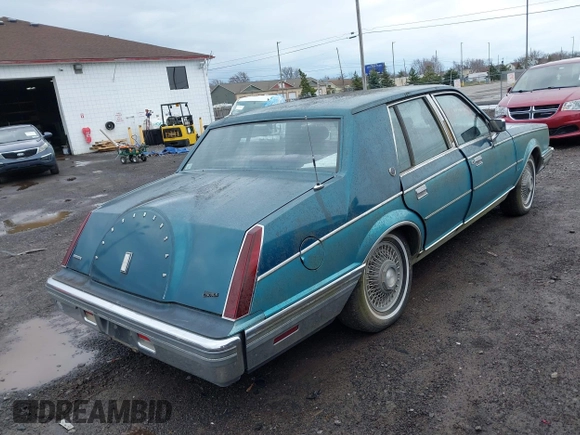 1982 Lincoln Continental with VIN 1MRBP98F1CY610073, listed as a IAAI auction lot 41953772 with 821,604 mi miles and . Bid and sale history available at DreamBid. Image 4.