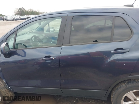 2019 Chevrolet Trax LS with VIN 3GNCJNSB4KL270755, listed as a IAAI auction lot 41738365 with 90,750 mi miles and . Bid and sale history available at DreamBid. Image 14.