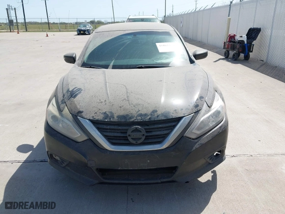 2018 Nissan Altima 2.5 SV with VIN 1N4AL3APXJC172244, listed as a IAAI auction lot 41861358 with 204,181 mi miles. Bid and sale history available at carsss.com. Image 12.