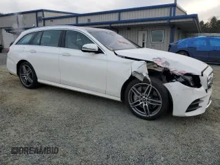 2019 Mercedes-Benz E 450 with VIN WDDZH6JB7KA683563, listed as a Copart auction lot 41882745 with 30,132 mi miles and Salvage Title. Bid and sale history available at DreamBid. Image 4.