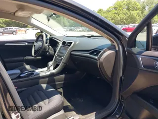 2013 Ford Fusion SE with VIN 3FA6P0HR2DR299284, listed as a IAAI auction lot 42570135 with 200,540 mi miles and . Bid and sale history available at DreamBid. Image 5.
