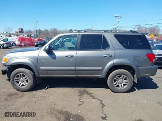 2006 Toyota Sequoia Limited with VIN 5TDBT48A76S261359, listed as a IAAI auction lot 41897236 with 263,938 mi miles. Bid and sale history available at carsss.com. Image 14.