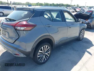 2021 Nissan Kicks SV with VIN 3N1CP5CV1ML512892, listed as a IAAI auction lot 42016955 with 63,754 mi miles. Bid and sale history available at carsss.com. Image 4.