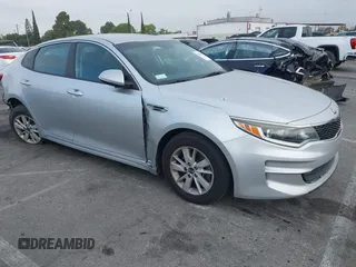 2018 Kia Optima LX z VIN 5XXGT4L36JG203915, wystawiony jako IAAI lot #42180824 z przebiegiem 104 341 mil mil oraz . Historia ofert i sprzedaży dostępna na DreamBid. Obrazek 1.