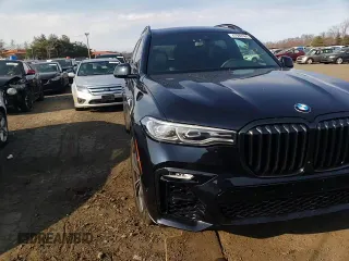 2021 BMW X7 xDrive40i z VIN 5UXCW2C00M9E47322, wystawiony jako Copart lot #47989584 z przebiegiem 57 032 mil mil oraz Szkoda całkowita • Salvage title. Historia ofert i sprzedaży dostępna na DreamBid. Obrazek 12.