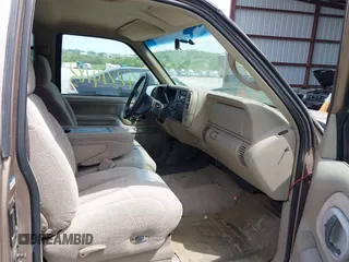 1997 Chevrolet Silverado 1500 with VIN 2GCEK19R5V1153864, listed as a IAAI auction lot 42214183 with 196,761 mi miles and . Bid and sale history available at DreamBid. Image 5.