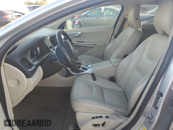 2015 Volvo V60 z VIN YV1612SB6F1211119, wystawiony jako Copart lot #77466004 z przebiegiem 144 388 mil mil oraz Szkoda całkowita • Salvage title. Historia ofert i sprzedaży dostępna na DreamBid. Obrazek 7.