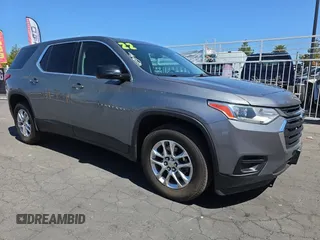 2020 Chevrolet Traverse LS z VIN 1GNERFKW1LJ219345, wystawiony jako Copart lot #56702425 z przebiegiem 43 927 mil mil oraz Szkoda całkowita • Salvage title. Historia ofert i sprzedaży dostępna na DreamBid. Obrazek 1.