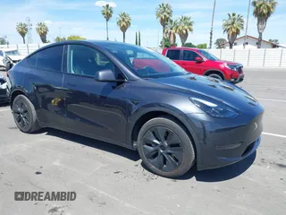 2024 Tesla Model Y с VIN 7SAYGDED2RF102144, выставлен на аукционе IAAI как лот 42278757 с пробегом 25 787 миль миль и . История ставок и продаж доступна на DreamBid. Изображение 1.