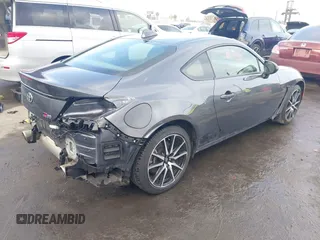 2022 Toyota 86 z VIN JF1ZNBC15N8754146, wystawiony jako IAAI lot #41895385 z przebiegiem 14 111 mil mil oraz . Historia ofert i sprzedaży dostępna na DreamBid. Obrazek 4.
