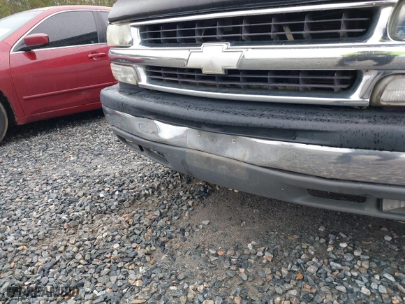 2003 Chevrolet Tahoe LT with VIN 1GNEC13Z63J126611, listed as a IAAI auction lot 41300437 with 313,885 mi miles. Bid and sale history available at carsss.com. Image 12.