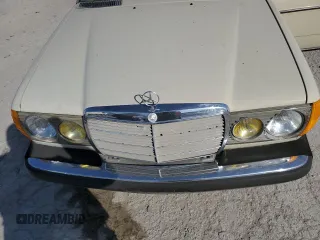 1981 Mercedes-Benz 300 with VIN WDBAB30A2BB219265, listed as a Copart auction lot 77296414 with Not Provided miles and Clean Title. Bid and sale history available at carsss.com. Image 11.