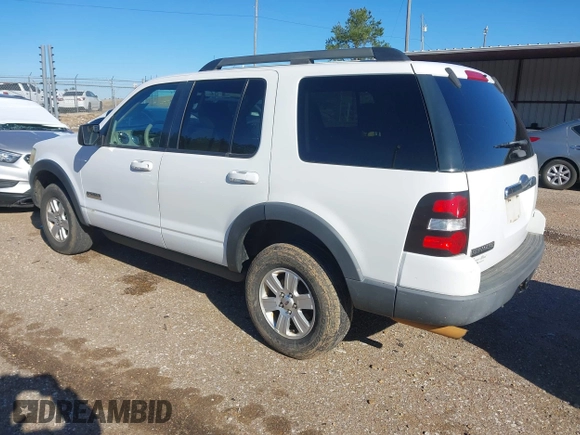 2007 Ford Explorer XLT with VIN 1FMEU63E27UA69436, listed as a IAAI auction lot 41777443 with 215,975 mi miles. Bid and sale history available at carsss.com. Image 3.