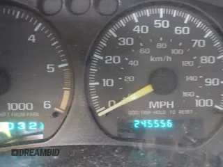 1998 Chevrolet Blazer LS z VIN 1GNDT13W8W2221235, wystawiony jako IAAI lot #42306008 z przebiegiem 245 556 mil mil oraz . Historia ofert i sprzedaży dostępna na DreamBid. Obrazek 7.