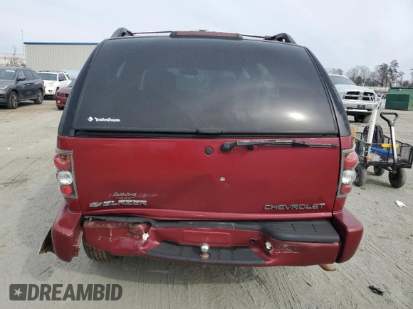 2001 Chevrolet Blazer LT with VIN 1GNCS13W11K260613, listed as a Copart auction lot 42402085 with 205,229 mi miles and Salvage title. Bid and sale history available at DreamBid. Image 6.