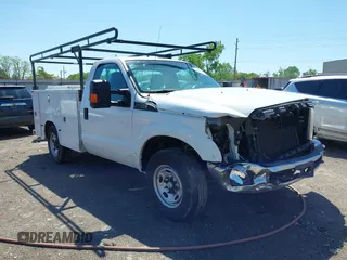 2015 Ford F-250 XL z VIN 1FTBF2A67FEA18450, wystawiony jako IAAI lot #42084831 z przebiegiem 194 728 mil mil oraz . Historia ofert i sprzedaży dostępna na DreamBid. Obrazek 1.