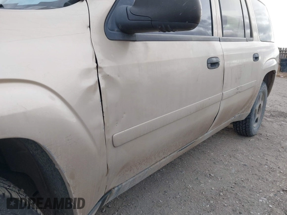 2006 Chevrolet TrailBlazer LS with VIN 1GNET16S366165954, listed as a IAAI auction lot 41499839 with 278,344 mi miles and . Bid and sale history available at DreamBid. Image 6.