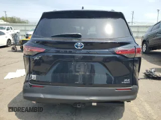 2021 Toyota Sienna XLE z VIN 5TDJRKEC3MS007973, wystawiony jako Copart lot #55492735 z przebiegiem 53 700 mil mil oraz Szkoda całkowita • Salvage title. Historia ofert i sprzedaży dostępna na DreamBid. Obrazek 6.