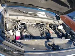 2024 Toyota Highlander XLE z VIN 5TDAAAB52RS003735, wystawiony jako IAAI lot #42373845 z przebiegiem 12 569 mil mil oraz . Historia ofert i sprzedaży dostępna na DreamBid. Obrazek 10.