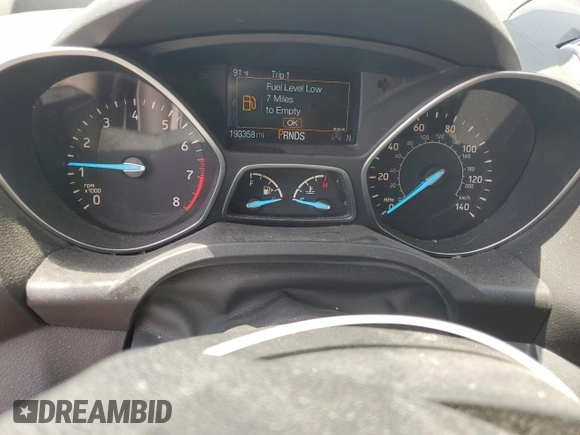 2017 Ford Escape SE z VIN 1FMCU0GD5HUA47616, wystawiony jako Copart lot #57180915 z przebiegiem 193 358 mil mil oraz Czysty tytuł • Clean title. Historia ofert i sprzedaży dostępna na DreamBid. Obrazek 9.
