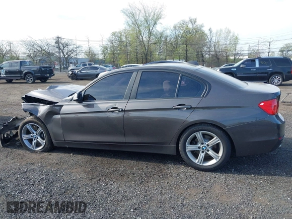2015 BMW 3 Series 320i xDrive с VIN WBA3C3G50FNT50924, выставлен на аукционе IAAI как лот 42084473 с пробегом Не указан миль и . История ставок и продаж доступна на DreamBid. Изображение 14.