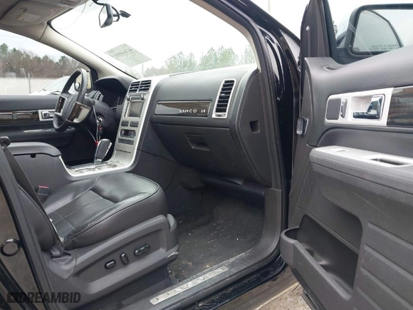 2009 Lincoln MKX with VIN 2LMDU88CX9BJ01593, listed as a IAAI auction lot 41464988 with 129,797 mi miles. Bid and sale history available at carsss.com. Image 5.