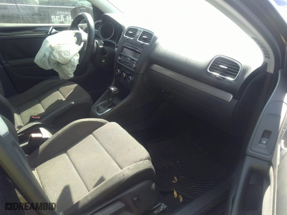 2011 Volkswagen Golf with VIN WVWDA7AJ1BW101448, listed as a IAAI auction lot 41673677 with 65,066 mi miles. Bid and sale history available at carsss.com. Image 5.