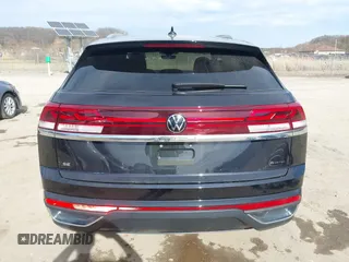2024 Volkswagen Atlas SE z VIN 1V2LE2CA7RC230983, wystawiony jako IAAI lot #41786500 z przebiegiem 34 241 mil mil oraz . Historia ofert i sprzedaży dostępna na DreamBid. Obrazek 17.