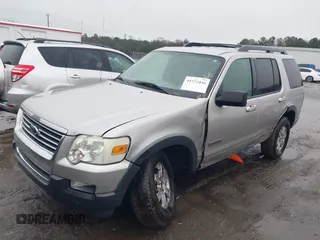 2007 Ford Explorer XLT with VIN 1FMEU63E27UB87065, listed as a IAAI auction lot 41572446 with 200,205 mi miles. Bid and sale history available at carsss.com. Image 17.