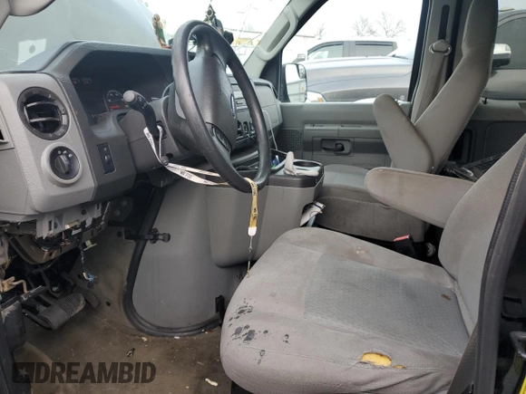 2013 Ford Econoline Passenger XL z VIN 1FBSS3BL7DDA67838, wystawiony jako Copart lot #84627494 z przebiegiem Nie podano mil oraz Szkoda całkowita • Salvage title. Historia ofert i sprzedaży dostępna na DreamBid. Obrazek 7.