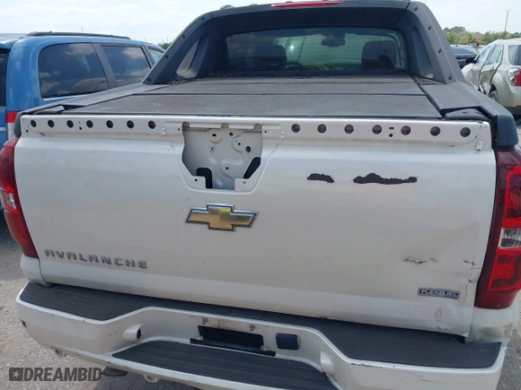 2008 Chevrolet Avalanche LT w/2LT with VIN 3GNEC12028G250998, listed as a IAAI auction lot 42056165 with 273,777 mi miles. Bid and sale history available at carsss.com. Image 6.