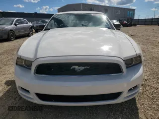 2013 Ford Mustang V6 с VIN 1ZVBP8AMXD5227772, выставлен на аукционе Copart как лот 63335095 с пробегом 145 764 миль миль и Чистый • Clean title. История ставок и продаж доступна на DreamBid. Изображение 5.