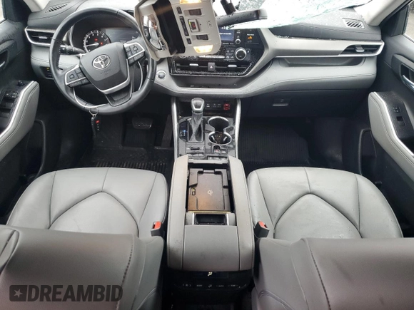 2022 Toyota Highlander XLE with VIN 5TDGZRBH7NS241862, listed as a Copart auction lot 62605495 with 29,080 mi miles and Salvage title. Bid and sale history available at DreamBid. Image 8.