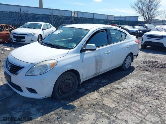 2014 Nissan Versa S Plus with VIN 3N1CN7AP5EL808845, listed as a IAAI auction lot 41840152 with NaN miles. Bid and sale history available at carsss.com. Image 2.