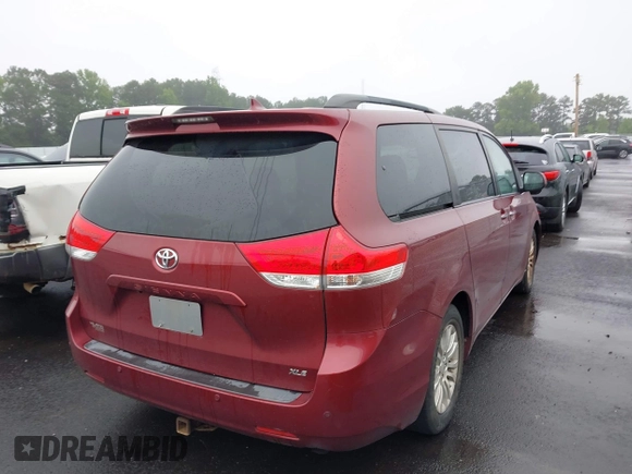 2011 Toyota Sienna XLE AAS с VIN 5TDYK3DCXBS001286, выставлен на аукционе IAAI как лот 42363820 с пробегом 80 138 миль миль и . История ставок и продаж доступна на DreamBid. Изображение 4.