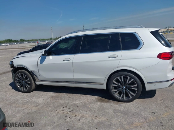 2020 BMW X7 xDrive40i with VIN 5UXCW2C00L9A03002, listed as a IAAI auction lot 41856130 with 33,713 mi miles. Bid and sale history available at carsss.com. Image 15.