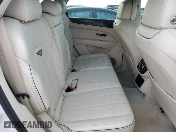 2022 Bentley Bentayga V8 z VIN SJAAM2ZV4NC011285, wystawiony jako Copart lot #75246624 z przebiegiem 33 179 mil mil oraz Nie do naprawy. Historia ofert i sprzedaży dostępna na DreamBid. Obrazek 11.