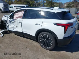 2024 Chevrolet Blazer EV eAWD RS z VIN 3GNKDCRJ4RS290900, wystawiony jako IAAI lot #41647500 z przebiegiem 3 017 mil mil oraz . Historia ofert i sprzedaży dostępna na DreamBid. Obrazek 3.