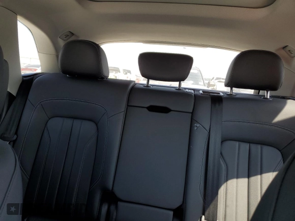 2022 Audi Q5 Premium with VIN WA1ABAFY2N2125394, listed as a Copart auction lot 68739404 with 10,558 mi miles and Salvage title. Bid and sale history available at DreamBid. Image 10.