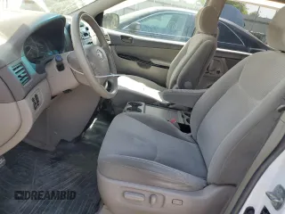 2005 Toyota Sienna CE с VIN 5TDZA23C45S317290, выставлен на аукционе Copart как лот 56559805 с пробегом 189 863 миль миль и Списание • Salvage title. История ставок и продаж доступна на DreamBid. Изображение 7.