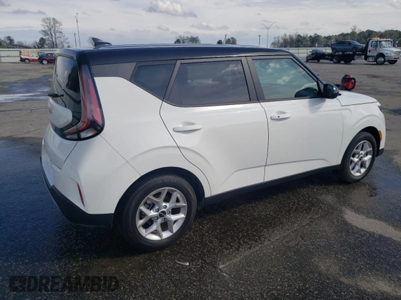 2024 Kia Soul S with VIN KNDJ23AU9R7231615, listed as a Copart auction lot 48921765 with 21,877 mi miles and Salvage title. Bid and sale history available at DreamBid. Image 3.