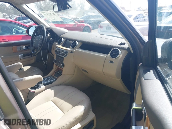 2016 Land Rover LR4 HSE with VIN SALAG2V67GA794744, listed as a IAAI auction lot 41702179 with 127,765 mi miles and . Bid and sale history available at DreamBid. Image 5.