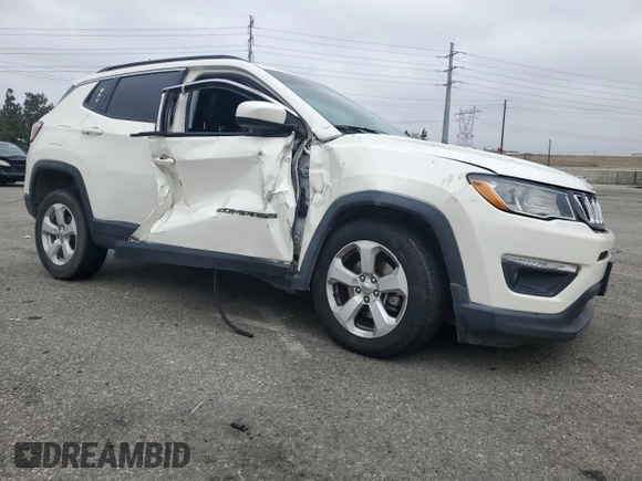 2018 Jeep Compass Latitude with VIN 3C4NJDBB6JT481739, listed as a Copart auction lot 58528565 with 97,788 mi miles and Salvage title. Bid and sale history available at DreamBid. Image 4.