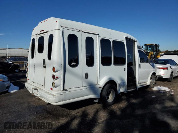 2007 Chevrolet Express Commercial DRW C7L z VIN 1GBJG31U771223194, wystawiony jako Copart lot #79680054 z przebiegiem 16 864 mil mil oraz Szkoda całkowita • Salvage title. Historia ofert i sprzedaży dostępna na DreamBid. Obrazek 3.
