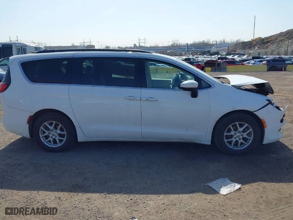 2021 Chrysler Voyager LXI with VIN 2C4RC1DG6MR524065, listed as a IAAI auction lot 41799927 with NaN miles. Bid and sale history available at carsss.com. Image 13.