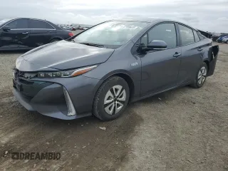 2020 Toyota Prius LE z VIN JTDKARFPXL3120521, wystawiony jako Copart lot #47999635 z przebiegiem 69 038 mil mil oraz Szkoda całkowita • Salvage title. Historia ofert i sprzedaży dostępna na DreamBid. Obrazek 1.