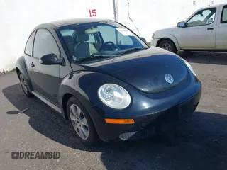 2008 Volkswagen New Beetle Coupe S with VIN 3VWRW31C28M504281, listed as a IAAI auction lot 41684188 with 95,235 mi miles. Bid and sale history available at carsss.com. Image 1.