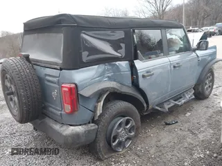 2023 Ford Bronco z VIN 1FMEE5BP2PLC08268, wystawiony jako IAAI lot #41207041 z przebiegiem 10 241 mil mil oraz . Historia ofert i sprzedaży dostępna na DreamBid. Obrazek 4.
