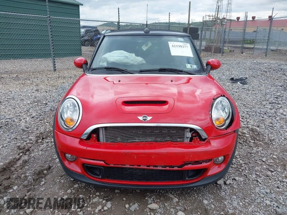 2014 MINI Convertible S с VIN WMWZP3C52ET706272, выставлен на аукционе IAAI как лот 42198277 с пробегом 40 372 миль миль и . История ставок и продаж доступна на DreamBid. Изображение 13.