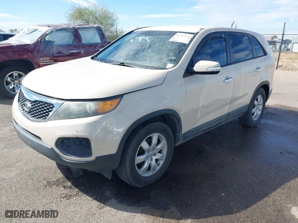 2012 Kia Sorento LX with VIN 5XYKT3A14CG215436, listed as a IAAI auction lot 41597613 with 252,430 mi miles. Bid and sale history available at carsss.com. Image 2.